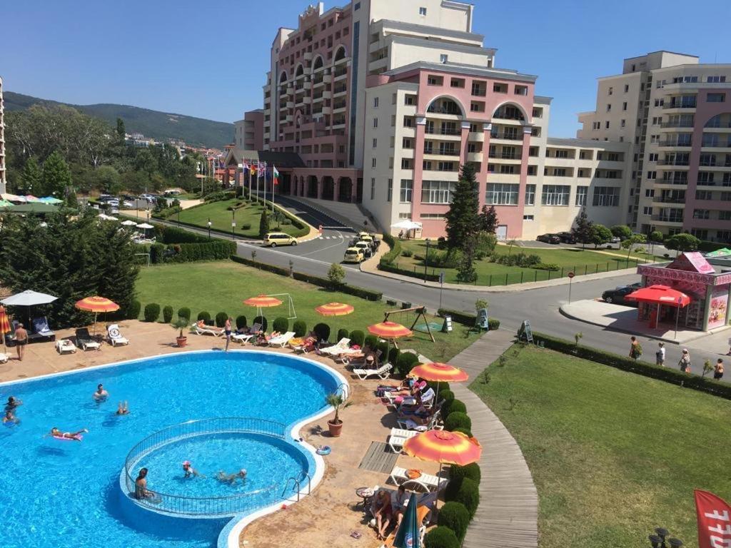 Apartment Sunny Beach Plaza 100 M Sea Ngoại thất bức ảnh