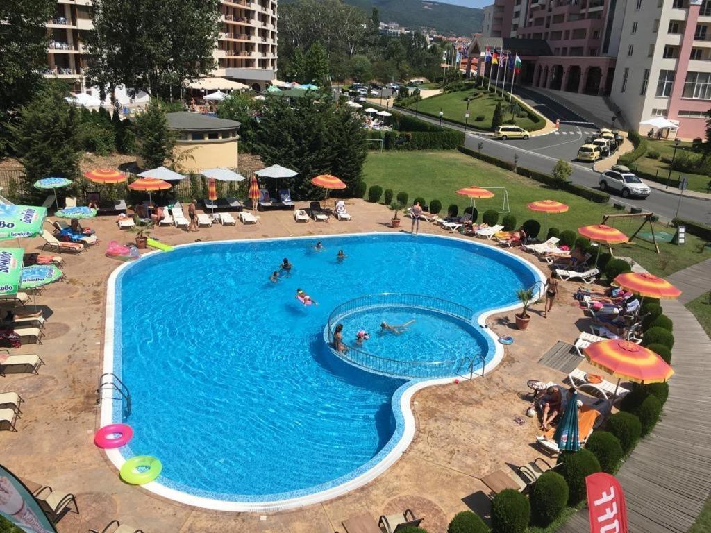 Apartment Sunny Beach Plaza 100 M Sea Ngoại thất bức ảnh
